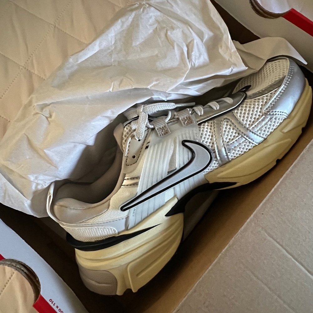 Nike Women's Sneakers - White and Cream